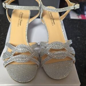 Badgley Mischka Women's Silver Strappy Sandals